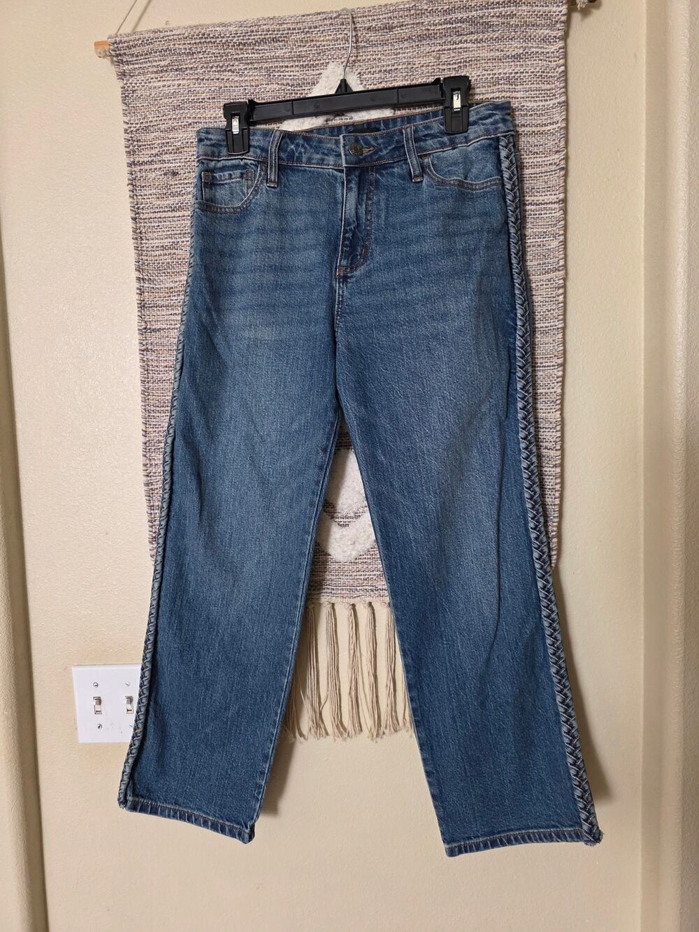 Express Women’s Cropped Straight Leg Jeans Medium Wash Denim SZ S -26” Inseam